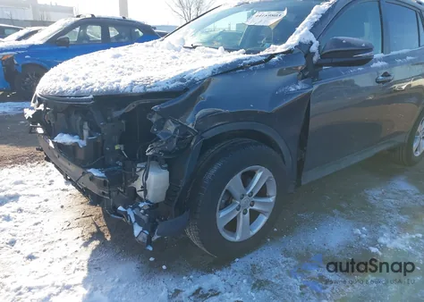 2014 Toyota Rav4 Xle z USA, uszkodzony, nr VIN JTMWFREV3EJ002084